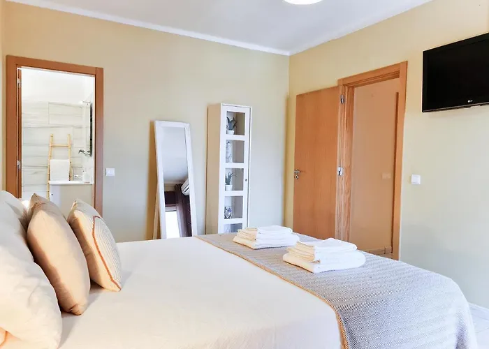 Casa Tombua - Pool - & Center 300m - Ac - Wifi *