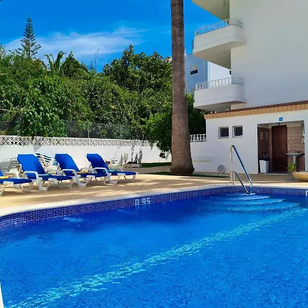 Casa Tombua - Pool - & Center 300m - Ac - Wifi 카르보에이루