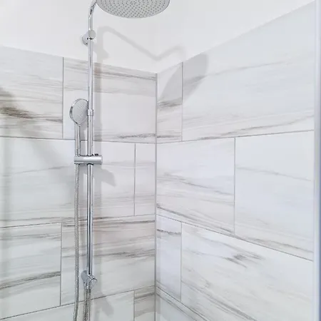 Casa Tombua - Pool - & Center 300m - Ac - Wifi * 카르보에이루