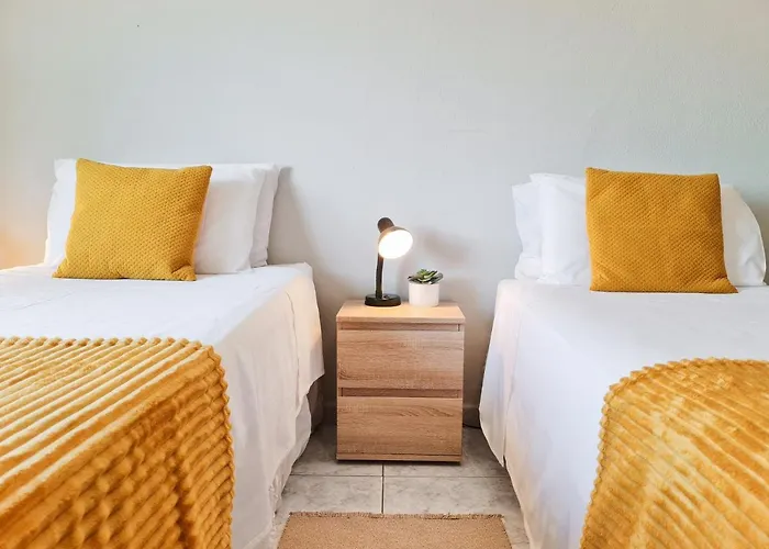 Casa Tombua - Pool - & Center 300m - Ac - Wifi